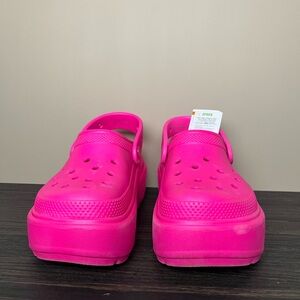 Crocs Stomp Clog Slip on Shoes W7 Solid Pink Thick Sole Barbie Casual Chic